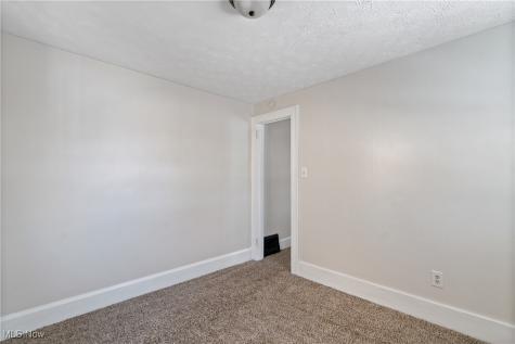 1824 Root Avenue NE Canton OH 44705