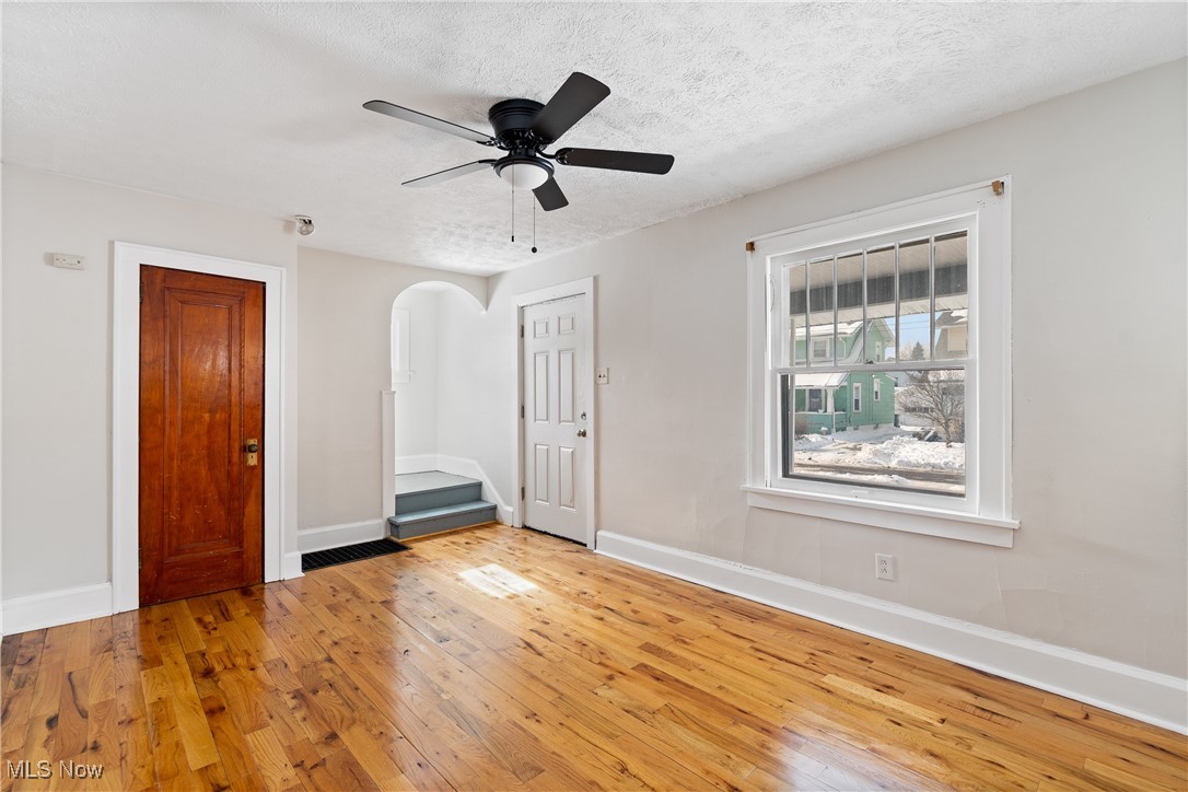1824 Root Avenue NE Canton OH 44705