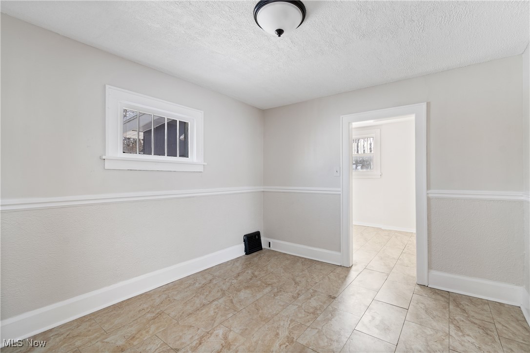 1824 Root Avenue NE Canton OH 44705