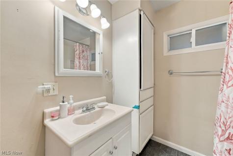 3622 Newark Avenue Cleveland OH 44109