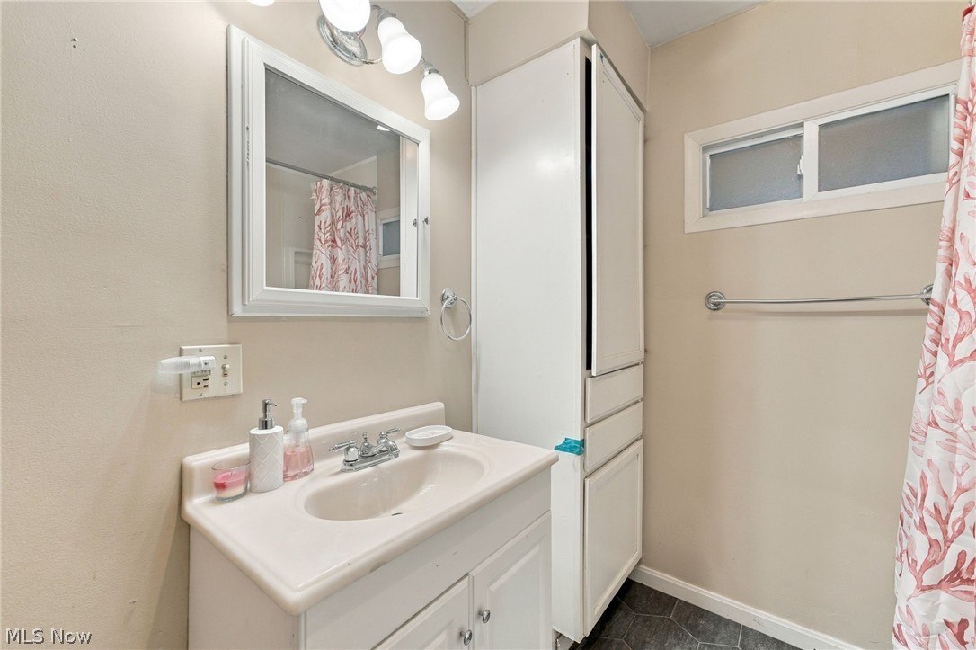 3622 Newark Avenue Cleveland OH 44109