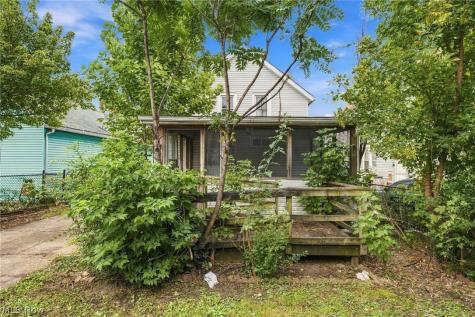 3622 Newark Avenue Cleveland OH 44109