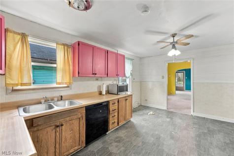 3622 Newark Avenue Cleveland OH 44109
