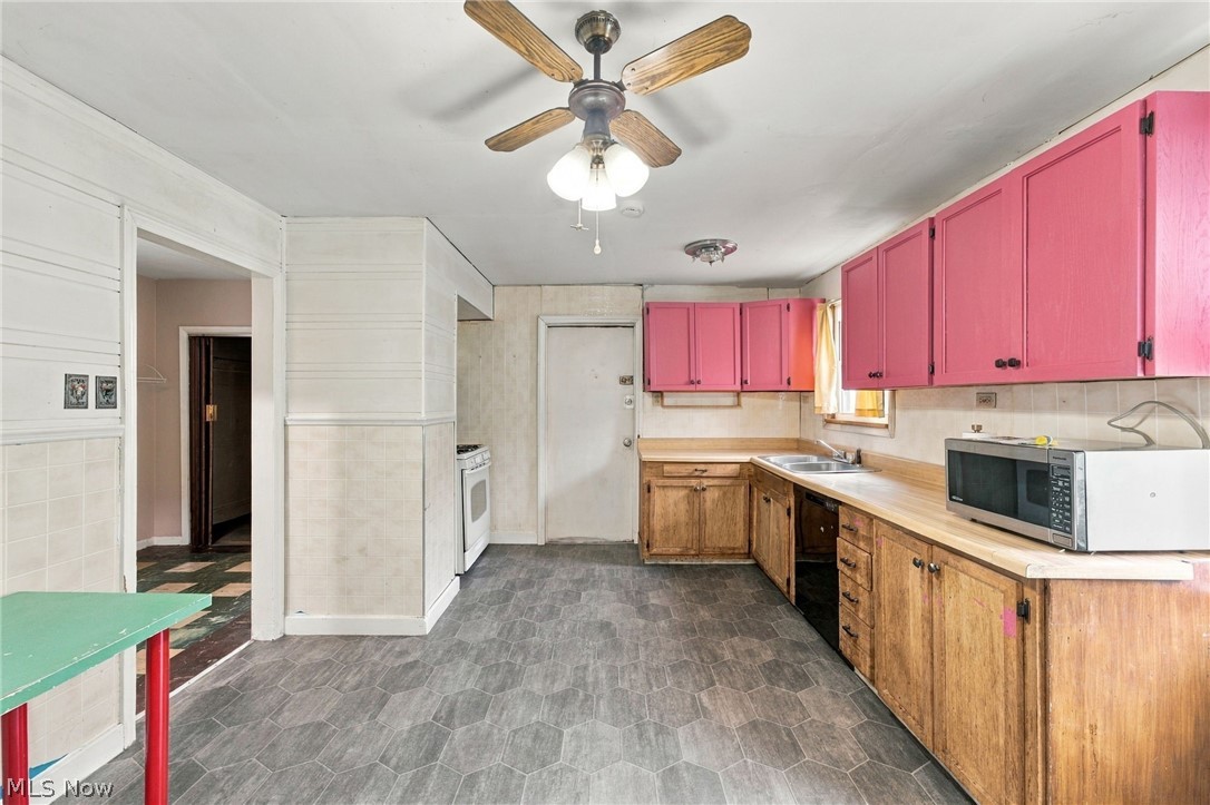 3622 Newark Avenue Cleveland OH 44109