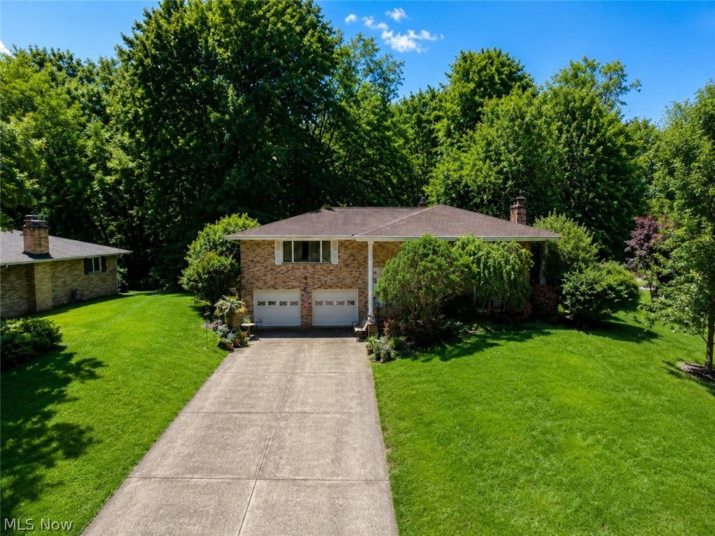3856 Moonglo Street NW Uniontown OH 44685