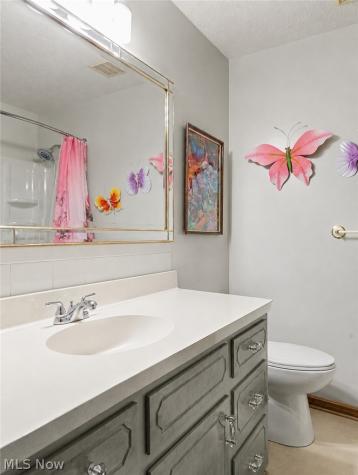 3856 Moonglo Street NW Uniontown OH 44685