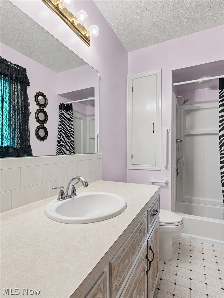 3856 Moonglo Street NW Uniontown OH 44685