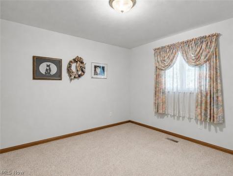 3856 Moonglo Street NW Uniontown OH 44685