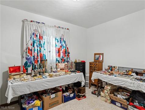 3856 Moonglo Street NW Uniontown OH 44685