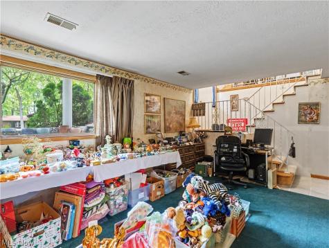 3856 Moonglo Street NW Uniontown OH 44685