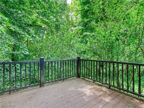 3856 Moonglo Street NW Uniontown OH 44685