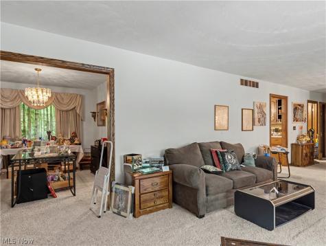 3856 Moonglo Street NW Uniontown OH 44685
