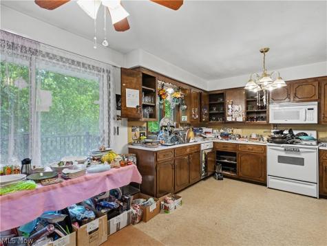 3856 Moonglo Street NW Uniontown OH 44685