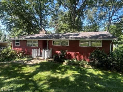 2305 Helena Avenue NW Massillon OH 44646
