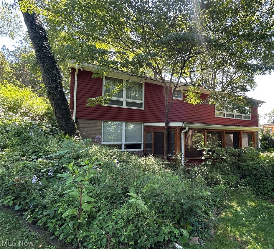 2305 Helena Avenue NW Massillon OH 44646