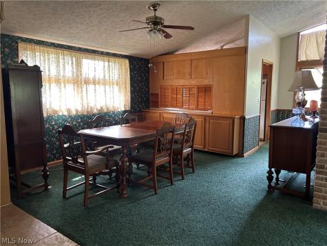 2305 Helena Avenue NW Massillon OH 44646