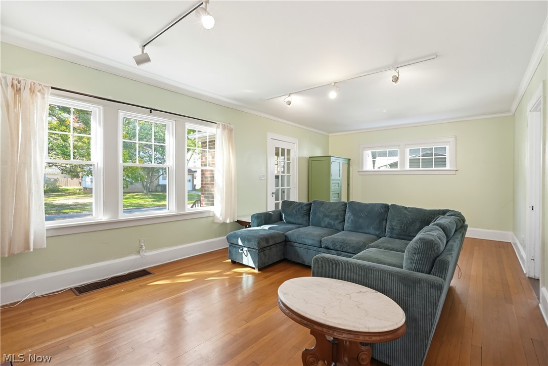 1165 Pomona Road Cleveland Heights OH 44121