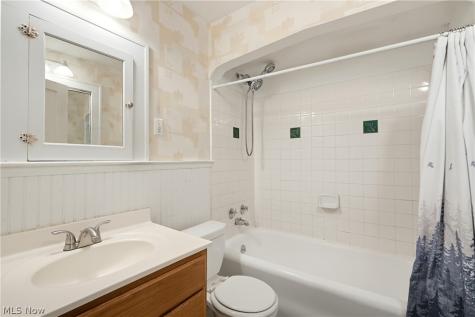 1165 Pomona Road Cleveland Heights OH 44121