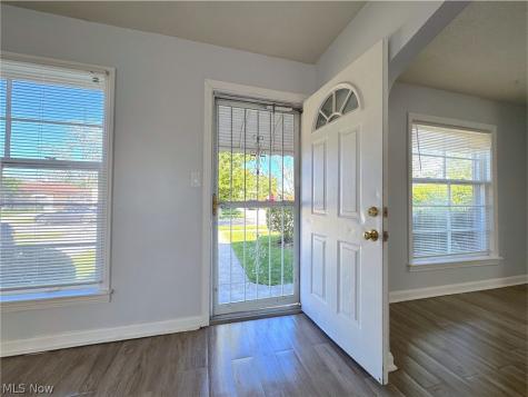 554 Darlington Drive Bedford OH 44146