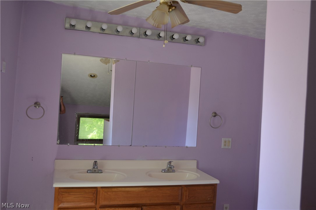 419 Barker Street Wellington OH 44090