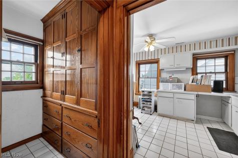 13540 Elbur Lane Lakewood OH 44107
