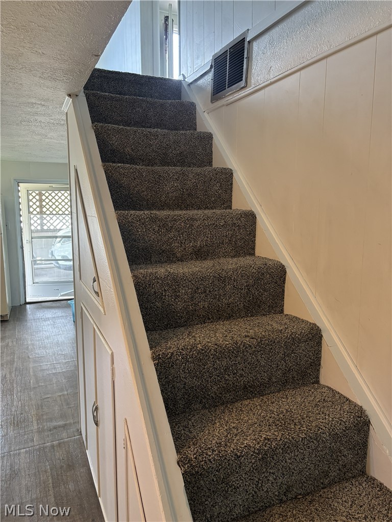 8129 Walnut SW Sherrodsville OH 44675