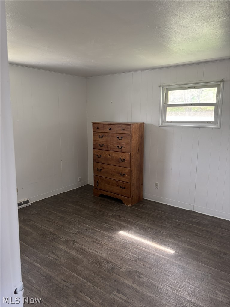 8129 Walnut SW Sherrodsville OH 44675