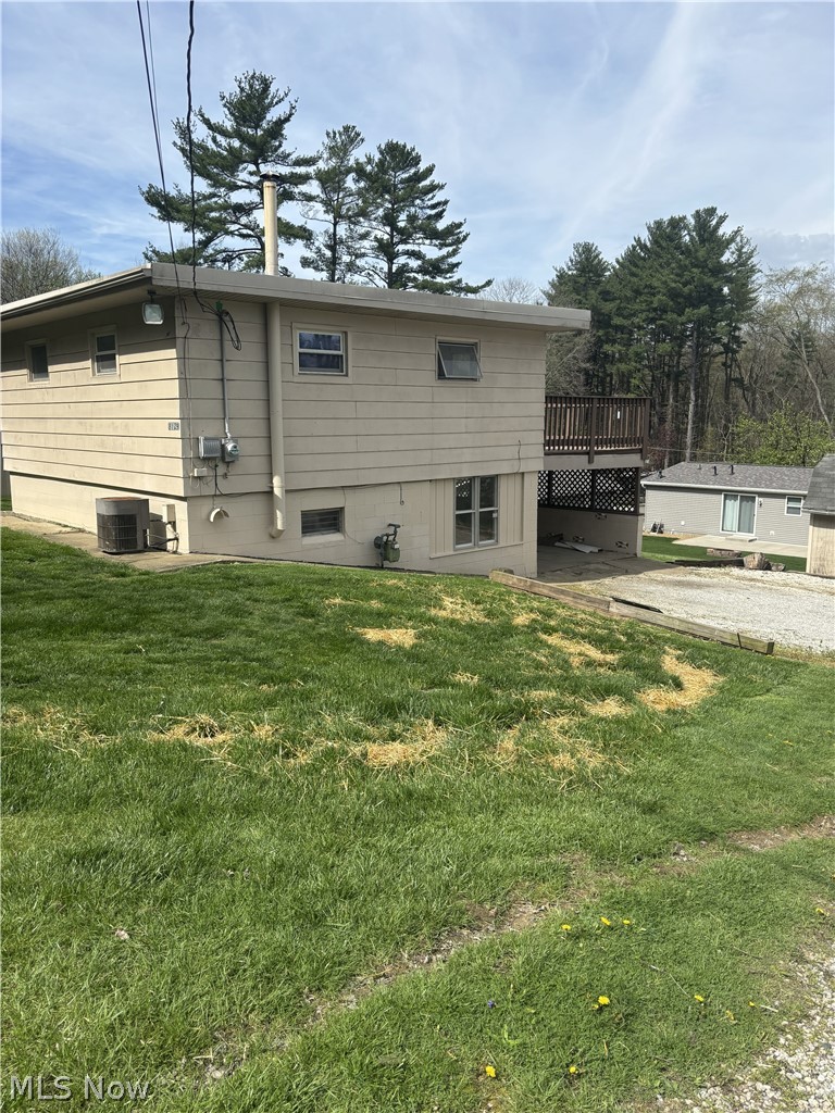 8129 Walnut SW Sherrodsville OH 44675