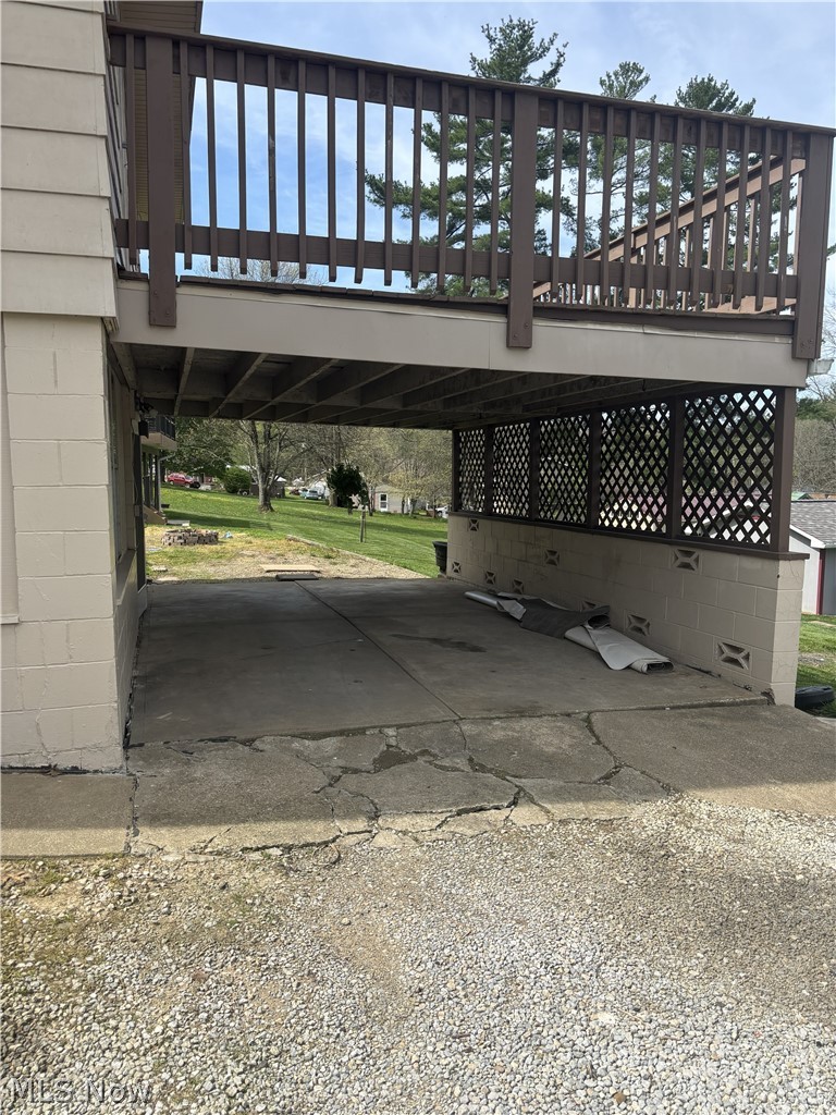 8129 Walnut SW Sherrodsville OH 44675