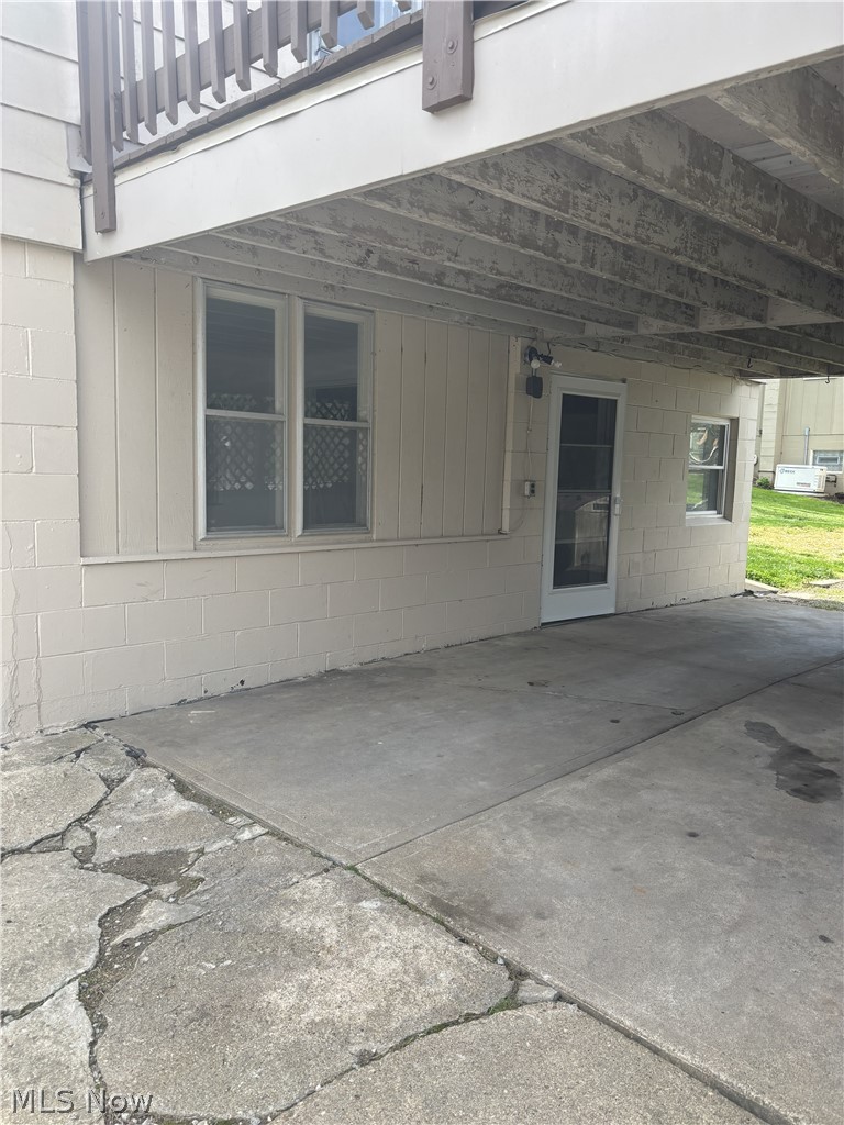 8129 Walnut SW Sherrodsville OH 44675