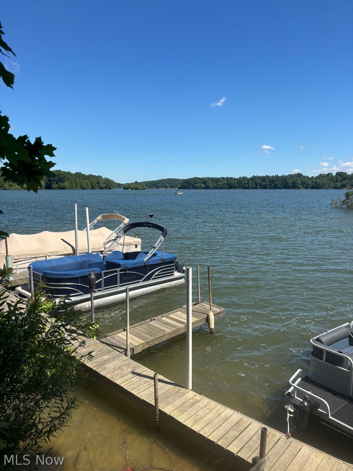 8129 Walnut SW Sherrodsville OH 44675