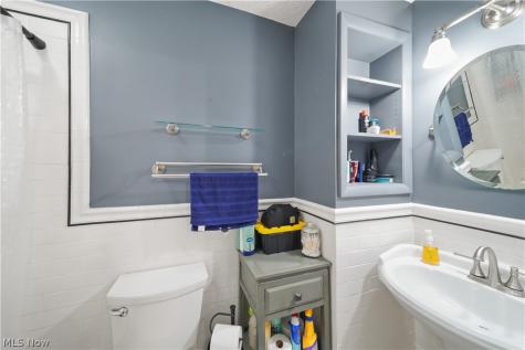 483 E Ridgewood Drive Seven Hills OH 44131