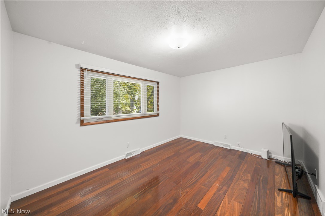 483 E Ridgewood Drive Seven Hills OH 44131