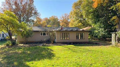 483 E Ridgewood Drive Seven Hills OH 44131