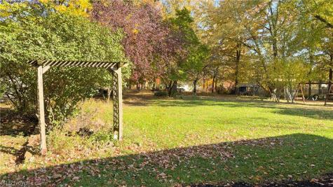 483 E Ridgewood Drive Seven Hills OH 44131