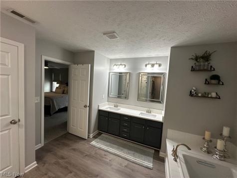10363 Redbud Drive Aurora OH 44202