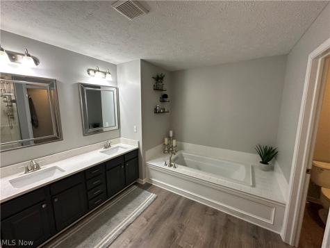 10363 Redbud Drive Aurora OH 44202