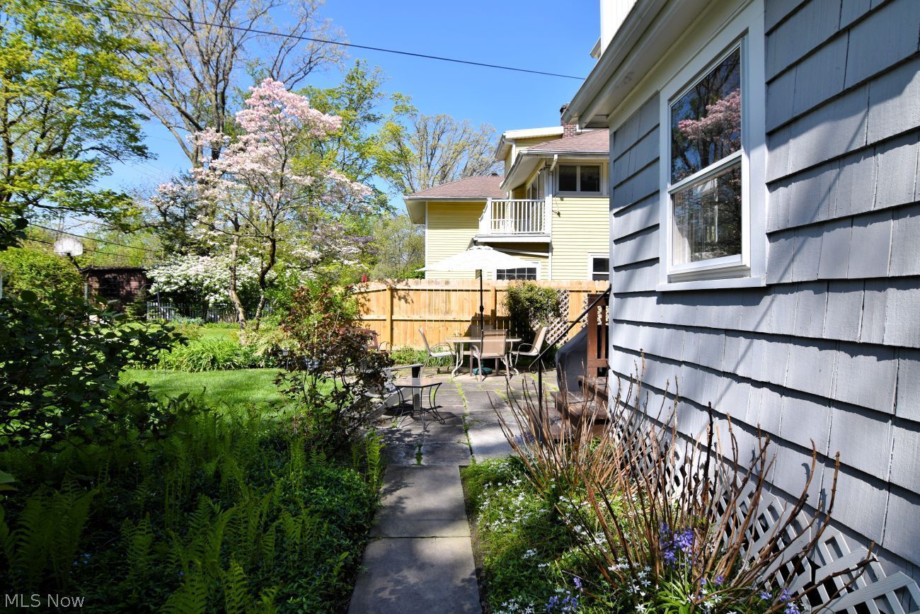 2970 Coleridge Road Cleveland Heights OH 44118
