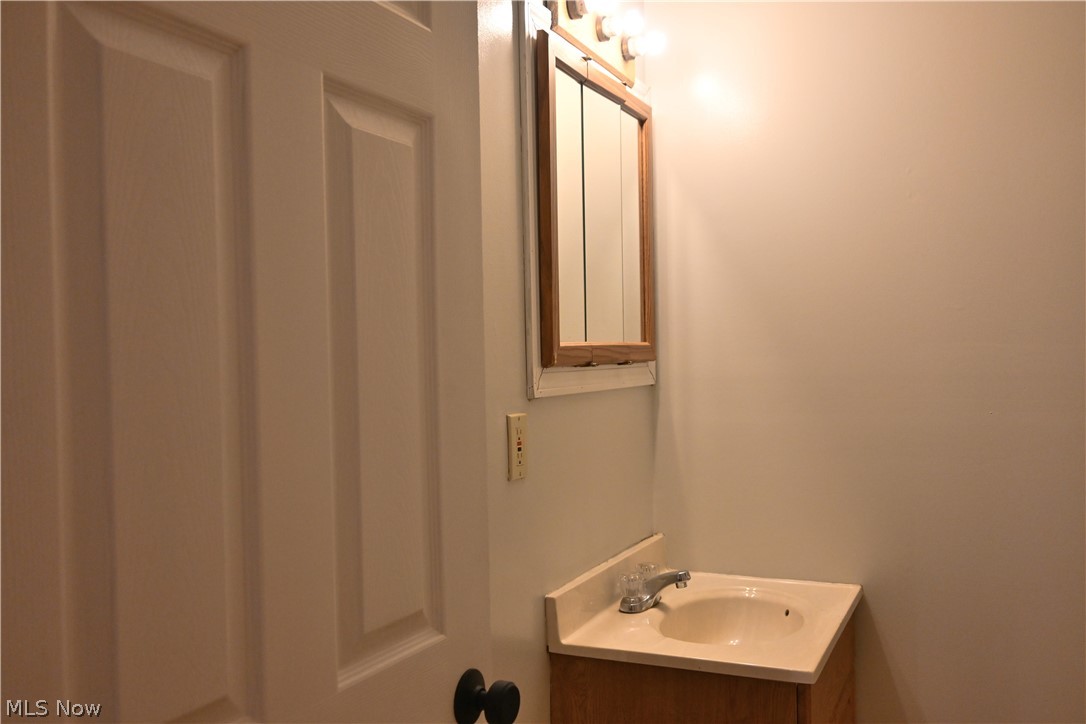 6989 Reed Road Conneaut OH 44030