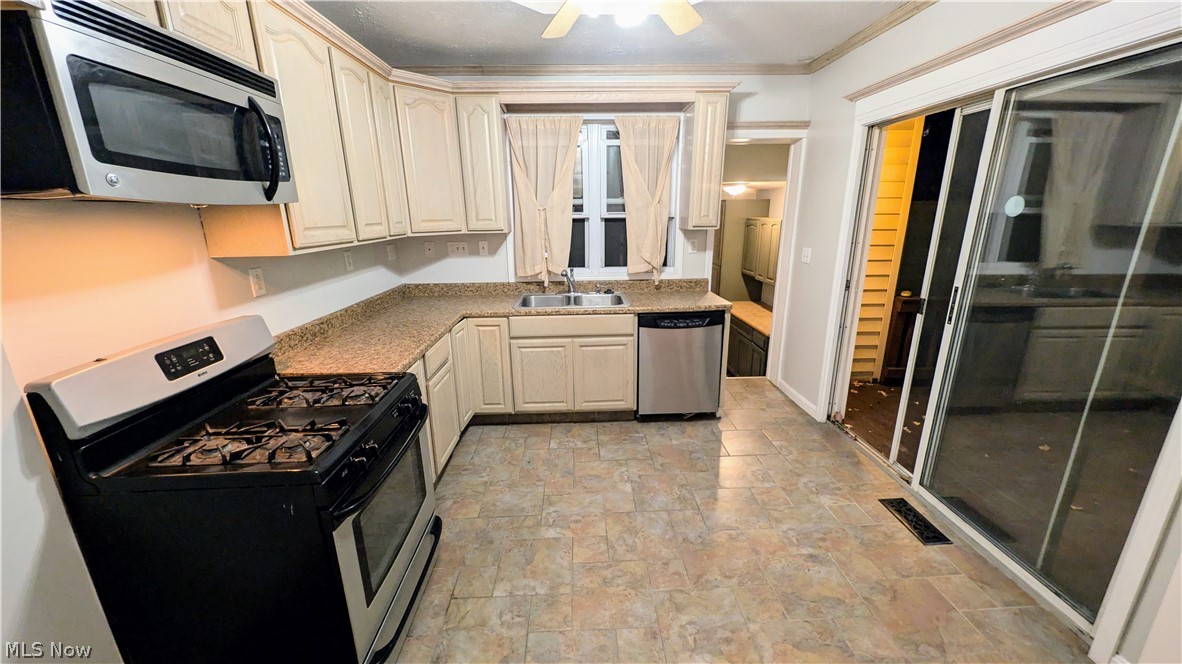 6989 Reed Road Conneaut OH 44030