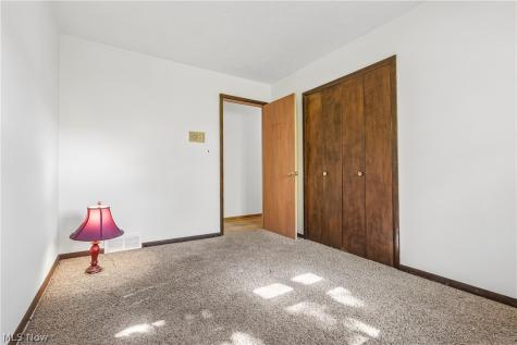 5758 Dailey Road New Franklin OH 44319