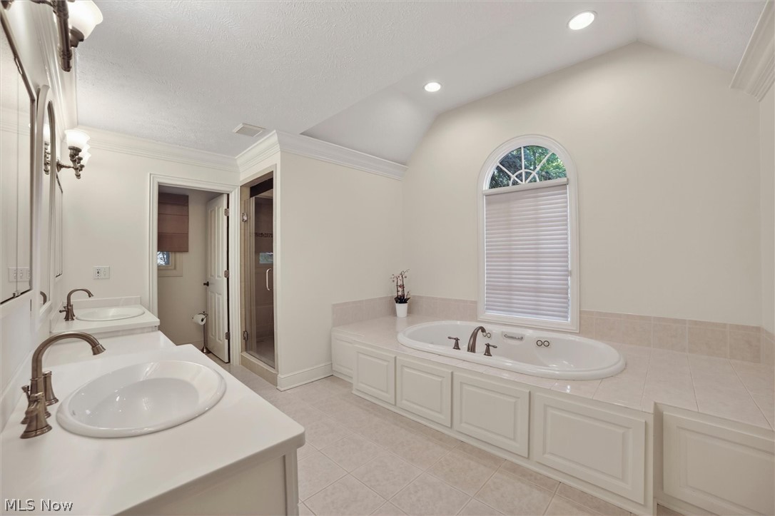 2890 Alvord Pepper Pike OH 44124