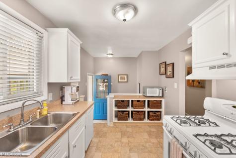 3820 W 212th Street Fairview Park OH 44126