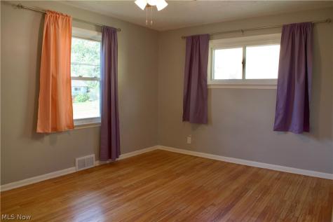 20724 Applegate Road Maple Heights OH 44137