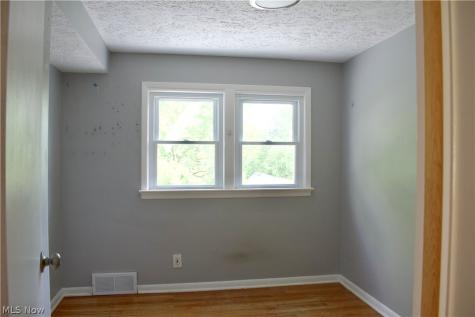 20724 Applegate Road Maple Heights OH 44137