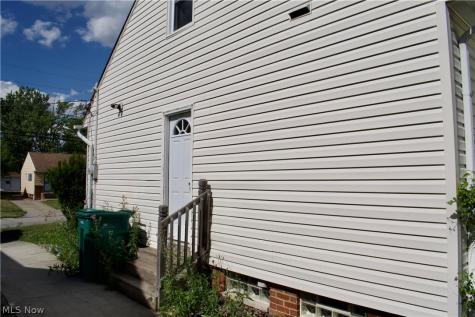 20724 Applegate Road Maple Heights OH 44137
