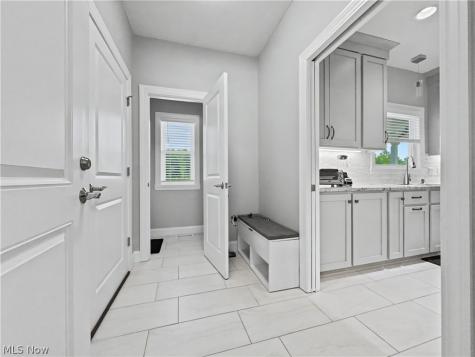 6385 Meander Glen Drive Youngstown OH 44515