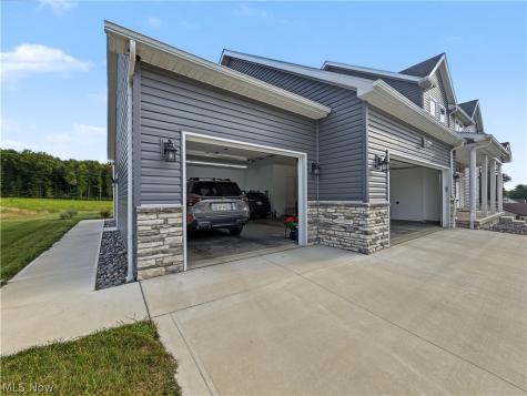 6385 Meander Glen Drive Youngstown OH 44515