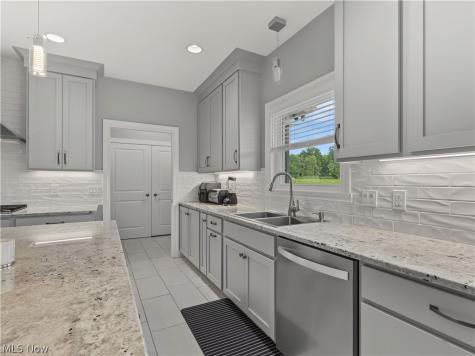 6385 Meander Glen Drive Youngstown OH 44515