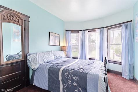 9913 Rosehill Avenue Cleveland OH 44104